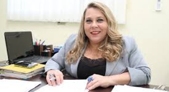 Rosinha deixa governo e Cláudia Simões assume Secretaria da Mulher
