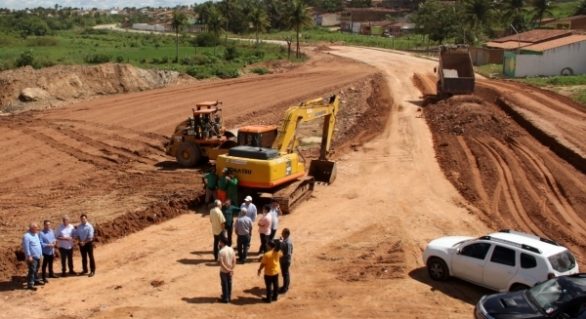 Governador assina decreto que desapropria área para obras na AL-110, em Arapiraca