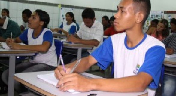 Maceió reduz analfabetismo em 3,1% na educação de Jovens, Adultos e Idosos
