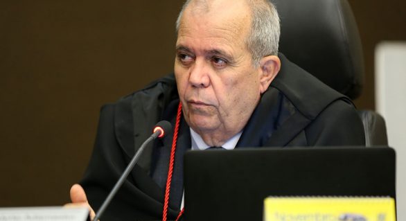 ﻿Justiça determina retorno do prefeito de Campestre ao cargo