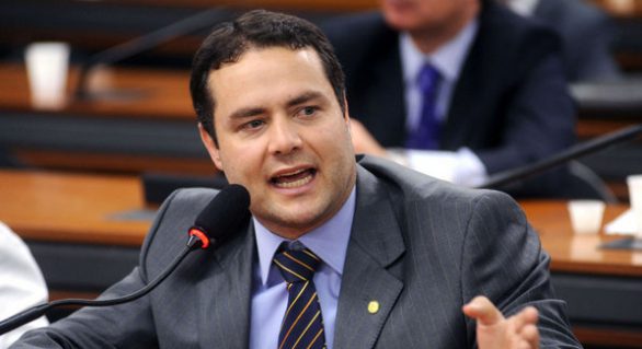 Sem engajamento de Renan Filho, Governo deve perder votação da PEC na ALE