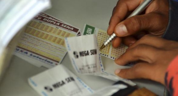Apostas na Mega da Virada movimentam lotéricas