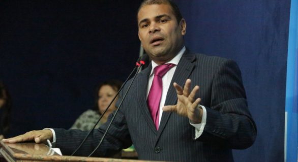 Vereador condena aumento “até na taxa de velório” em Maceió