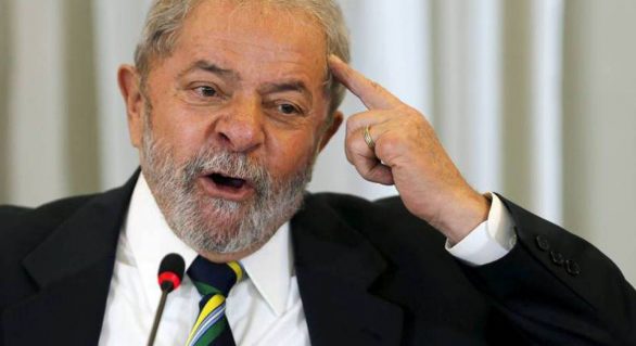 Lula pede que militantes se preparem para a luta