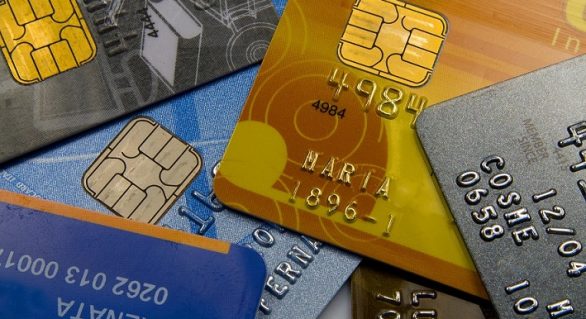 Governo reduz limite de crédito rotativo do cartão para 30 dias