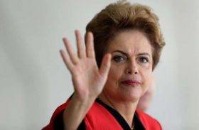 Dilma denuncia assalto à democracia em Seminário na Espanha