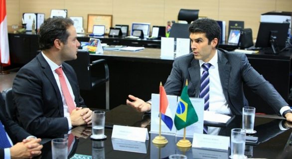 Governador garante continuidade de obras para Alagoas