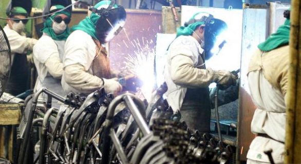 Produção industrial cai 1,8% em março