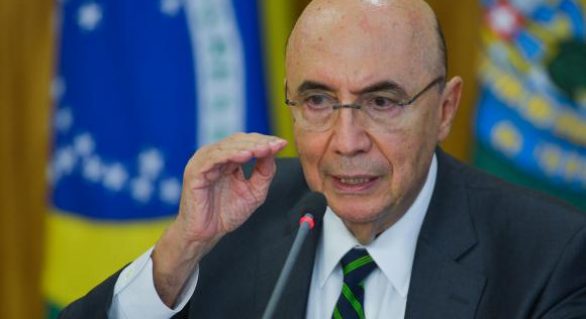 Crise pode atrasar reforma da Previdência, diz Meirelles a investidores