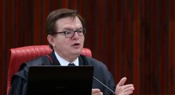 Relator no TSE finaliza voto e pede cassação de chapa Dilma-Temer