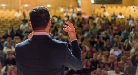 Projeto Em Ação reúne 600 pessoas em palestra de empreendedorismo