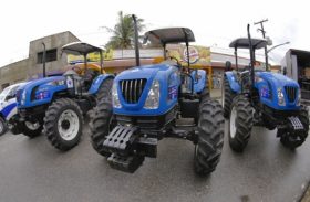 Governo entrega patrulhas agrícolas, veículos e equipamentos em Messias