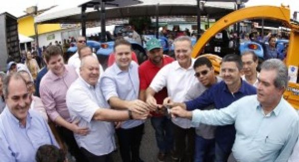 “Independente de partido”, prefeito do PSDB diz que está com Renan e RF