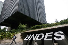 BNDES pretende elevar crédito a R$ 100 bilhões anuais com participação de pequenas empresas