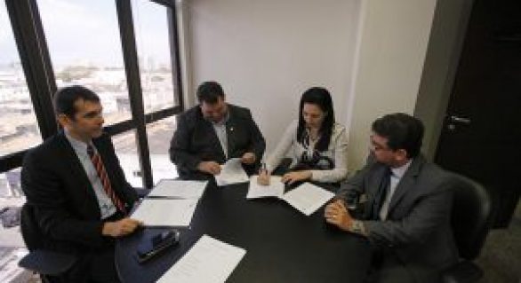 ﻿Mais quatro municípios aderem a programa de regularização fundiária do TJ