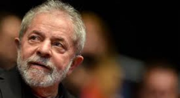 Defesa pede que Moro suspenda bloqueio de bens do ex-presidente Lula