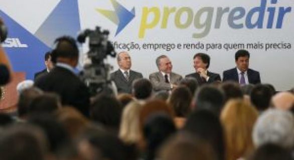 Governo anuncia R$ 3 bilhões para beneficiários do Bolsa Família