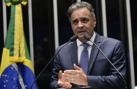 Moraes determina que Senado faça votação aberta para definir caso Aécio