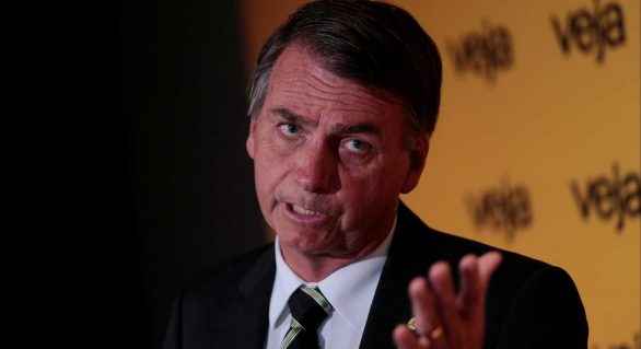Após carta branca para PM matar, Bolsonaro recua: É para não morrer