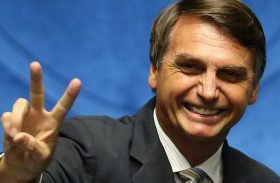Bolsonaro é acusado de nepotismo ao empregar ex-mulher e parentes em cargo público