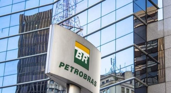 Justiça condena ex-dirigentes da Petrobras por fraudes em contratos