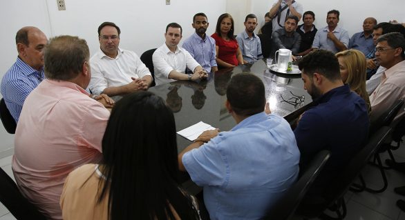 Casal assume compromisso de manter abastecimento por 14 horas diárias em Piaçabuçu