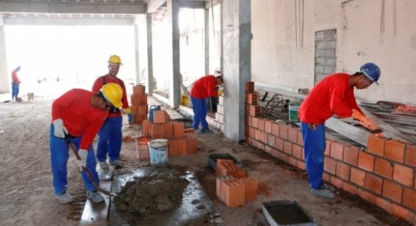 Obra do Hospital da Mulher gera mais de 100 empregos diretos em Maceió