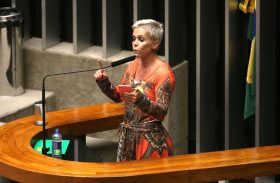 Após denúncias, Cristiane Brasil procura Temer para confirmar posse
