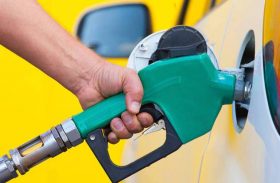 Petrobras faz o maior corte no preço da gasolina em quase 3 meses