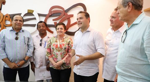 Governo promove licitação para os hospitais regionais do Alto Sertão e da Mata