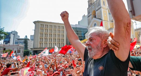 Não sou homem de correr da briga, diz Lula após ataque à caravana