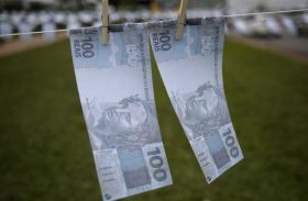 Governo bloqueia R$ 2 bi do Orçamento e separa R$ 1 bi para intervenção