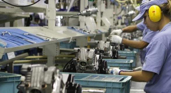 Produção industrial cai 2,4% em janeiro