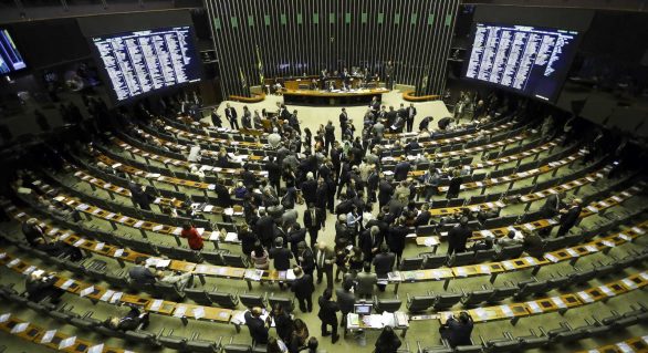 Congresso derruba vetos de Temer e causa impacto de R$ 13 bilhões