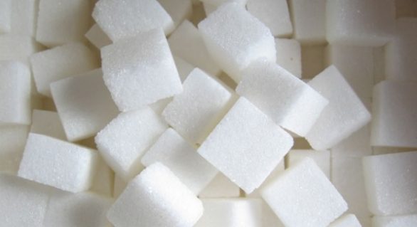 Açúcar: preços fecham desvalorizados no exterior, ainda pressionados pela oferta global