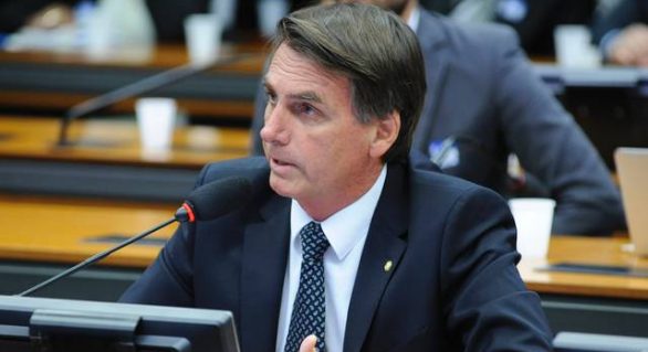 PGR se presta a papel de viés político, diz Bolsonaro sobre acusação