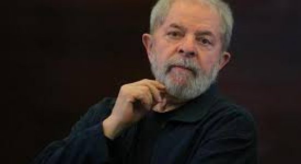 Defesa de Lula apresenta recursos para reverter condenação no STJ e STF e pede para se candidatar
