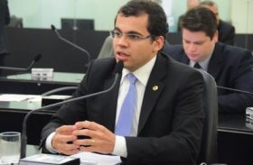 Deputado anuncia desfiliação do PSDB e vai para base de RF