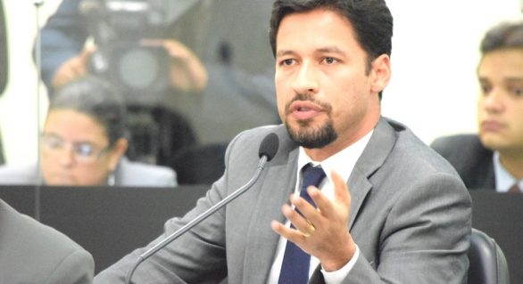 Rodrigo Cunha avisa que vai disputar cargo majoritário