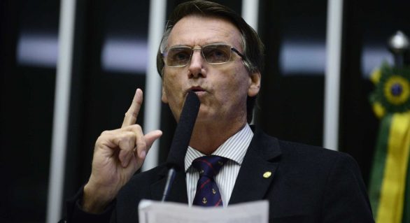MPF pede multa de R$ 300 mil para Bolsonaro por racismo