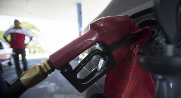 Gasolina sobe em 19 estados do país