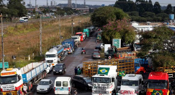 Perdas com greve de caminhoneiros apontam R$ 9,5 bi em cinco dias