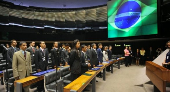 Câmara dos Deputados divulga lista com pré- selecionados do Parlamento Jovem Brasileiro