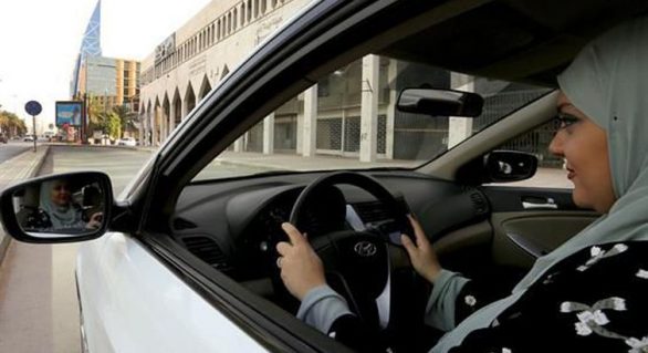 Mulheres sauditas estão livres para dirigir a partir de agora