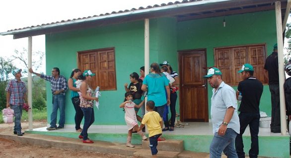 Fetag-AL entrega casas do PNHR às famílias do interior do Estado