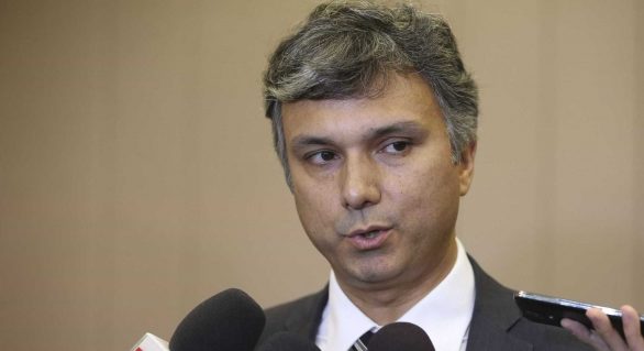 Sem reformas, próximos governos vão gerir folha, diz ministro