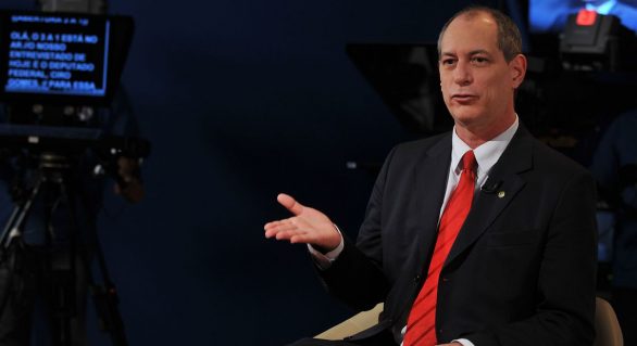 PDT lança candidatura de Ciro Gomes a presidente