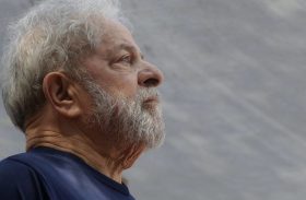Após despacho de Moro, desembargador do TRF-4 volta a determinar que Lula seja solto