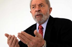 Em carta, Lula diz que golpe quer tirá-lo das eleições
