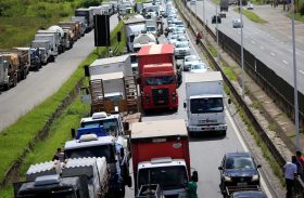Greve de caminhoneiros deixa herança negativa para setor de serviços